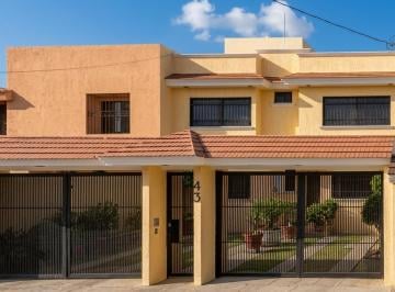 Casa de 4 habitaciones, Querétaro · Santiago de Queretaro a un Excelente Precio!