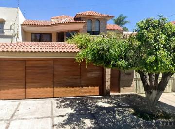 Casa de 4 habitaciones, Zapopan · Casa en Venta en Jardines Vallarta, Zapopan, Jal.