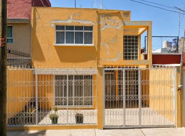 Casa de 3 habitaciones, Iztapalapa · Casa en Venta en Colonia El Sifón, Iztapalapa, Ciudad de México.