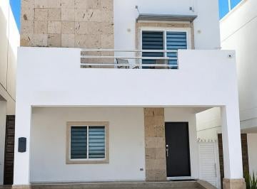 Casa · 3 Recámaras · 2 Estacionamientos · Casa en Renta Totalmente Amueblada