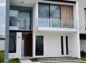 Casa en condominio · 205m² · 3 Recámaras · 2 Estacionamientos · Casa en Venta en Castaño Valle Imperial