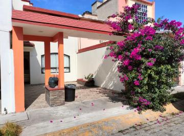 Casa · 93m² · 2 Recámaras · 1 Estacionamiento · Acogedora Casa en Jardines de San Miguel en Condominio