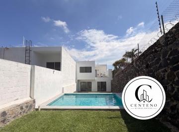 Casa de 3 habitaciones, Emiliano Zapata · Casa Sola de 3 Recámaras con Alberca en El Fraccionamiento Las Brisas