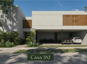 1 · Casa en Venta de 6 Habitaciones en Zona Norte Xcanatun Merida