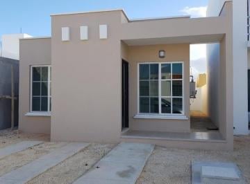 Casa · 90m² · 3 Recámaras · 2 Estacionamientos · Casa Nueva en Marsella en Renta P2758