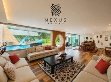 Casa de 4 habitaciones, Naucalpan de Juárez · Casa Venta Ciudad Satélite Terreno 707 m² con Alberca 496.77 Construccion