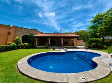 Casa de 3 habitaciones, Emiliano Zapata · Casa Estilo Hacienda de 3 Recámaras con Alberca con Amplio Terreno | Real Tezoyuca