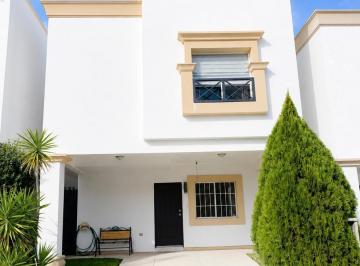Casa · 2 Recámaras · 2 Estacionamientos · Casa en Puente de Piedra