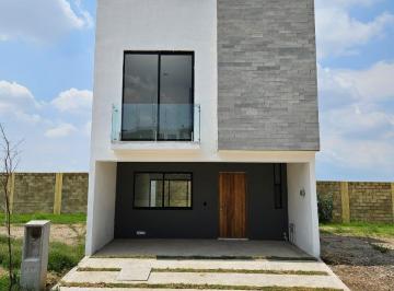 Casa de 3 habitaciones, San Pedro Tlaquepaque · Casa Nueva en Altosur Coto Cima