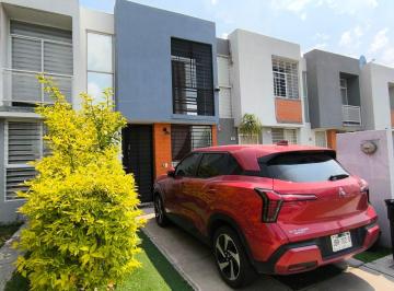 Casa en condominio de 2 habitaciones, San Pedro Tlaquepaque · Bonita Casa Mod. Cedro Especial en 2pl en Coto Privado 24/7. Fracc Paseos de Los Parques Tlaquepaque