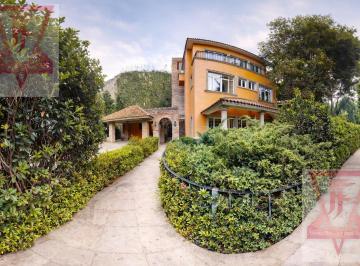 Casa · 650m² · 4 Recámaras · 6 Estacionamientos · Casa en Venta en Bosques de Las Lomas Cdmx · Espacios Amplios y Arquitectura de Autor!