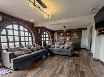 Casa de 4 habitaciones, Iztapalapa · Casa Remodelada en Venta en Culhuacán, Iztapalapa, Lista Para Habitar, 4 Recámaras y Terraza