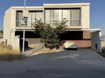 Casa de 4 habitaciones, León · Casa en Renta Lomas del Molino