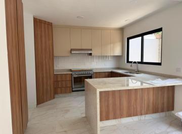 Casa de 4 habitaciones, San Andrés Cholula · Casa Nueva de 4 Recámaras en Parque Yucatán