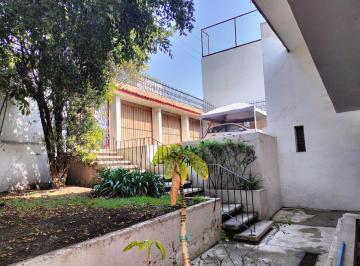 Casa de 3 habitaciones, Naucalpan de Juárez · Hermosa Propiedad con Espacios Generosos Para Actualizar
