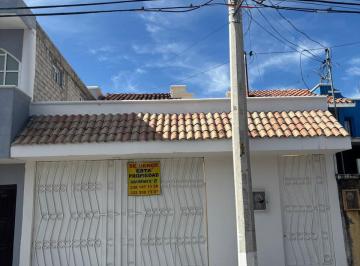 Casa de 3 habitaciones, Tehuacán · Casa en Venta en Villas Benavente, Remodelada, 3 Recámaras, Acabados en Cedro