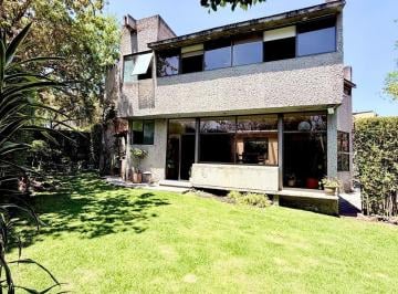 Casa · 280m² · 4 Recámaras · 6 Estacionamientos · Casa en Venta en Jardines del Ajusco con Amplio Jardín y Doble Seguridad