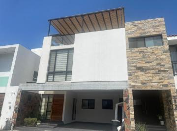 Casa · 270m² · 4 Recámaras · 2 Estacionamientos · Rmc Casa en Venta en Rinconada Colonial en Apodaca N L
