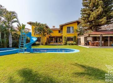 Casa de 4 habitaciones, Cuernavaca · Casa en Privada, Av Palmira
