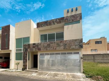 Casa · 290m² · 3 Recámaras · 2 Estacionamientos · Casa en Lomas del Mar en Venta