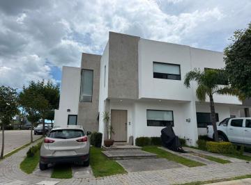 Casa de 3 habitaciones, San Andrés Cholula · Casa en Esquina en Lomas de Angelópolis | 3 Recámaras | $3.6