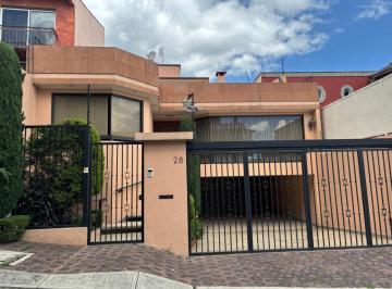 Casa de 3 habitaciones, Tlalpan · Casa en Venta Colinas del Bosque con Recamara Principal en Planta Baja