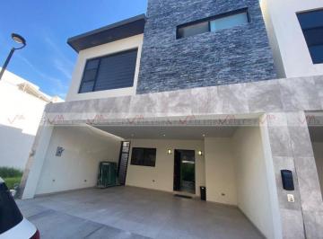 Casa · 245m² · 3 Recámaras · 2 Estacionamientos · Casa en Renta en La Encomienda