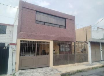 Excelente oportunidad para vivir en una cómoda y amplia propiedad con espacios i · Hermosa y Bien Ubicada Casa en Venta en Viveros del Valle