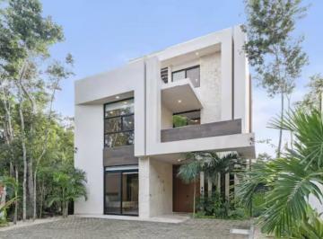 Casa · 5 Recámaras · 2 Estacionamientos · Renta a Largo Plazo en Tulum - Long Term Rental Tulum