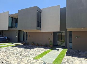 Casa en condominio de 3 habitaciones, Querétaro · Casa con 3 Recámaras 3 Baños 3 Estacionamientos en Renta en El Refugio