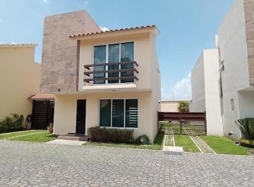 Casa en condominio · 115m² · 3 Recámaras · 2 Estacionamientos · Casa en Condominio en Renta en San Mateo Atenco