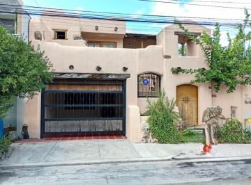 Casa · 250m² · 4 Recámaras · 2 Estacionamientos · Casa - Lindavista