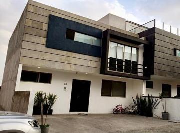 Casa · 297m² · 3 Recámaras · 3 Estacionamientos · Casa en Venta Lago Esmeralda, Atizapán de Zaragoza.