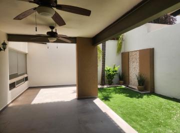 Casa · 285m² · 3 Recámaras · 2 Estacionamientos · Renta Casa Frente a Parque en Fracc. Vistancia Residencial - Carretera Nacional en Monterrey