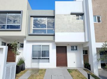 Casa · 110m² · 3 Recámaras · 2 Estacionamientos · Casa Muestra en Venta en Zaru Frente a Zakia El Marques Queretaro Gaa