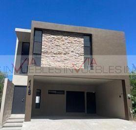 Casa · 300m² · 3 Recámaras · 2 Estacionamientos · Casa en Venta en Cumbres Elite