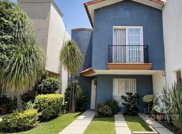 Casa · 150m² · 3 Recámaras · 2 Estacionamientos · Casa en Venta en Fraccionamiento El Mezquite en León, Guanajuato.