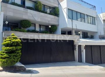 Casa · 330m² · 3 Recámaras · 2 Estacionamientos · Casa en Venta