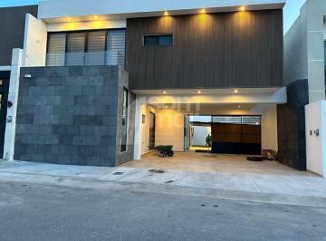 Casa de 3 habitaciones, Saltillo · Residencia de Lujo en Renta en La Escondida
