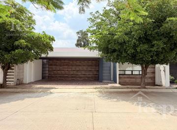 Casa · 220m² · 2 Recámaras · 2 Estacionamientos · Casa en Venta en Residencial San Angel