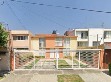 Casa de 4 habitaciones, Naucalpan de Juárez · Venta de Casa en Naucalpan de Juarez Col Hacienda Deechegary