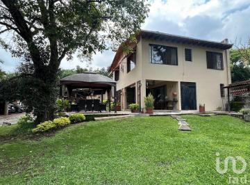 Casa · 288m² · 5 Recámaras · 2 Estacionamientos · Casa en Venta en Privada en San Jerónimo, Tlaltenango Cuernavaca