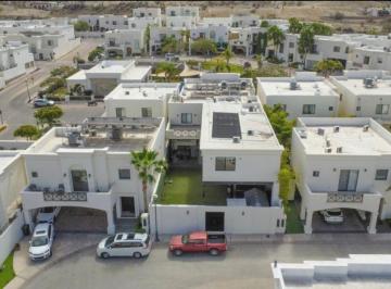 Casa de 4 habitaciones, Hermosillo · Casa en Venta con Alberca Hermosillo Norte