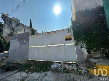 Terreno / Lote · 180m² · Terreno en Venta con Portón en Ahuatepec, a 2 Calles de Carretera Cuernavaca