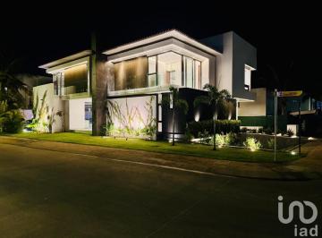Casa · 750m² · 4 Recámaras · 8 Estacionamientos · Se Renta Casona en Bahia de Banderas Fraccionamiento Los Tigres Nuevo Vallarta Jalisco