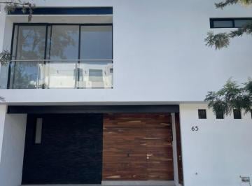 FACHADA · Casa en Venta Privanza