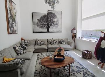 Casa en condominio · 346m² · 4 Recámaras · 2 Estacionamientos · Casa en Venta en Balvanera con Sala Doble Altura y 4 Rec. Una en Planta Baja