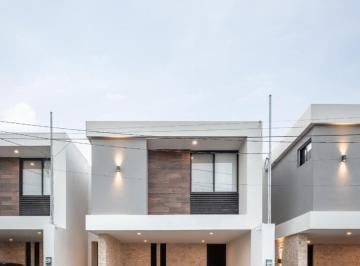 Casa · 221m² · 3 Recámaras · 2 Estacionamientos · Townhouses en Venta en Sodzil 3 Recámaras