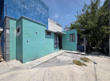 Casa de 2 habitaciones, Apodaca · Casa Para Remodelar en Esquina, Col Pinos, Apodaca