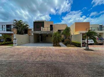 Casa de 4 habitaciones, Mérida · Casa en Renta en Privada Portonovo Temozon Norte
